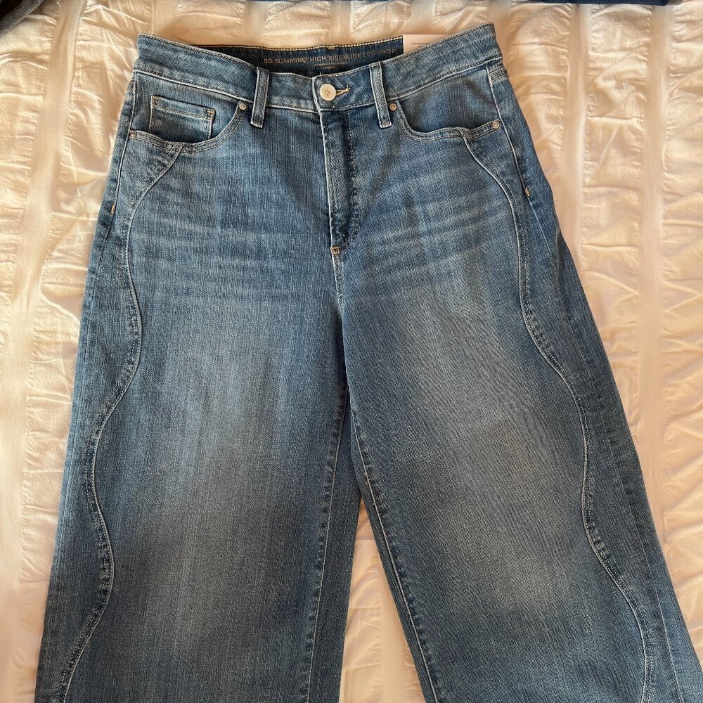 Chico's NWT Cropped Wide Leg Blue Jeans, Size 8